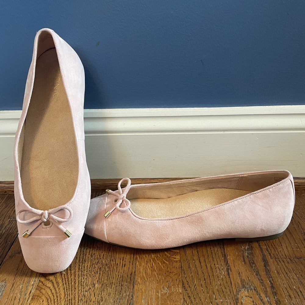 NEW VIONIC Women’s Klara ballet flats, pink suede, size 12 wide. Never worn.